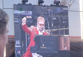 Elton John Apologises for 'Strict' Stewards