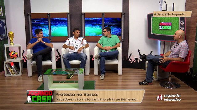 Jogador do Fluminense critica protestos da torcida vascaína.