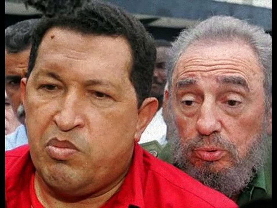 Ballesteros lee la carta de fidel castro a hugo chavez