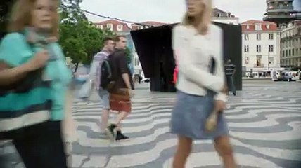 Dancing traffic light in Lisbon makes waiting more fun