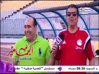 علاء عبد العزيز يطلب الجمهور أمام تنزانيا