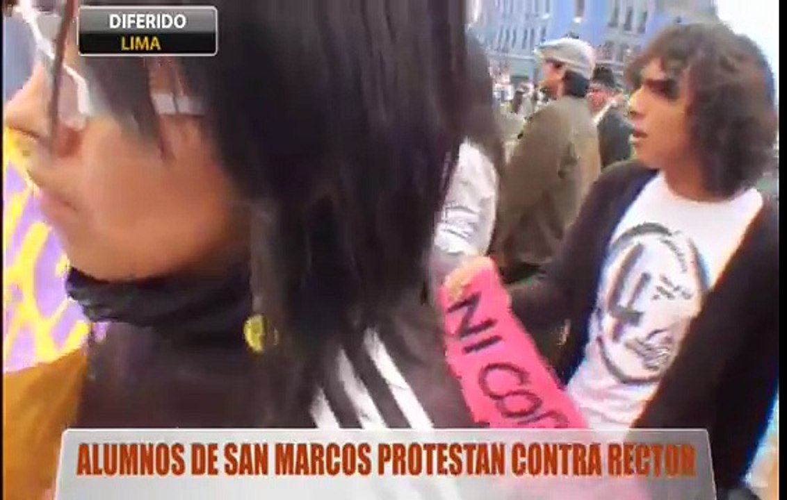Alumnos de San Marcos protestan contra su rector