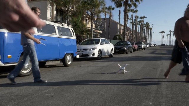Quand ton voisin bourré et agressif vient détruire ton drone à coup de t-shirt : 1350$ éclaté au sol