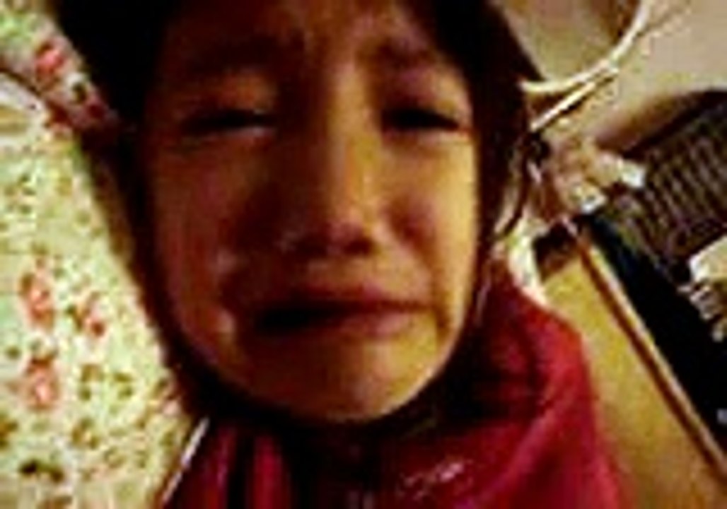 How to comfort a crying girl