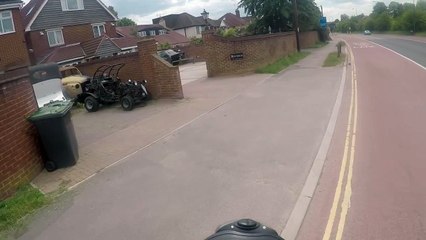 Instant karma pour un cycliste rageux