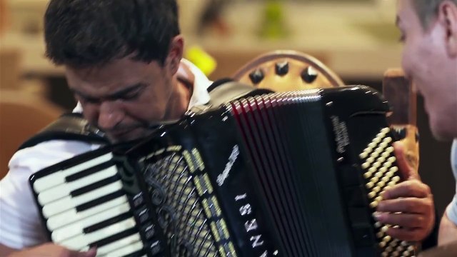 Michel Teló e Zezé di Camargo e Luciano - Ainda ontem chorei de saudade [Bem Sertanejo]
