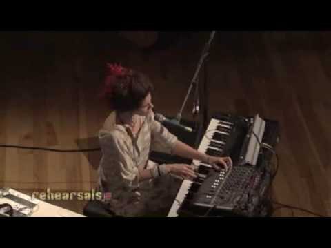 Imogen Heap Hide and Seek Live On Indie 103