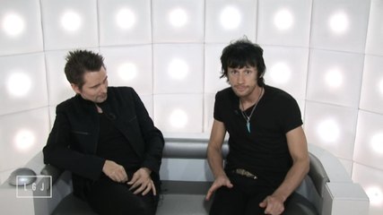 Le groupe Muse jouent avec leurs braguettes - ZAPPING PEOPLE DU 10/06/2015