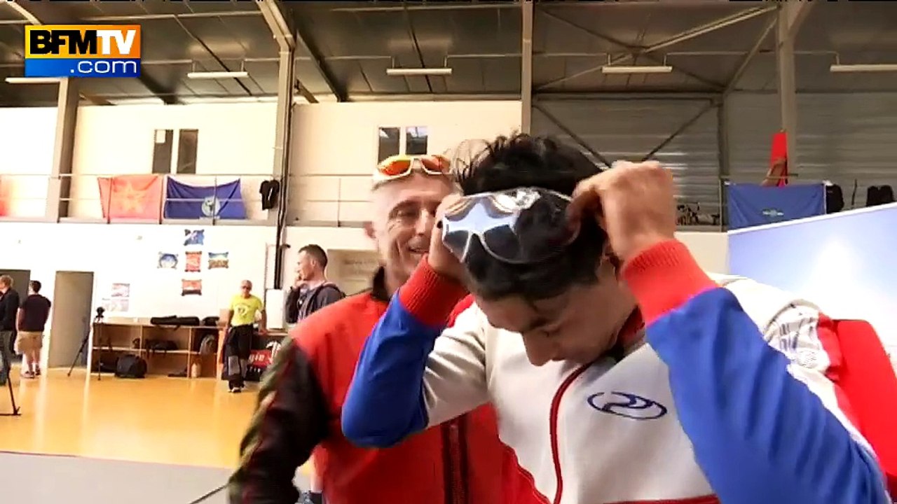 Parachutisme: le grand saut de 12 jeunes du Secours populaire