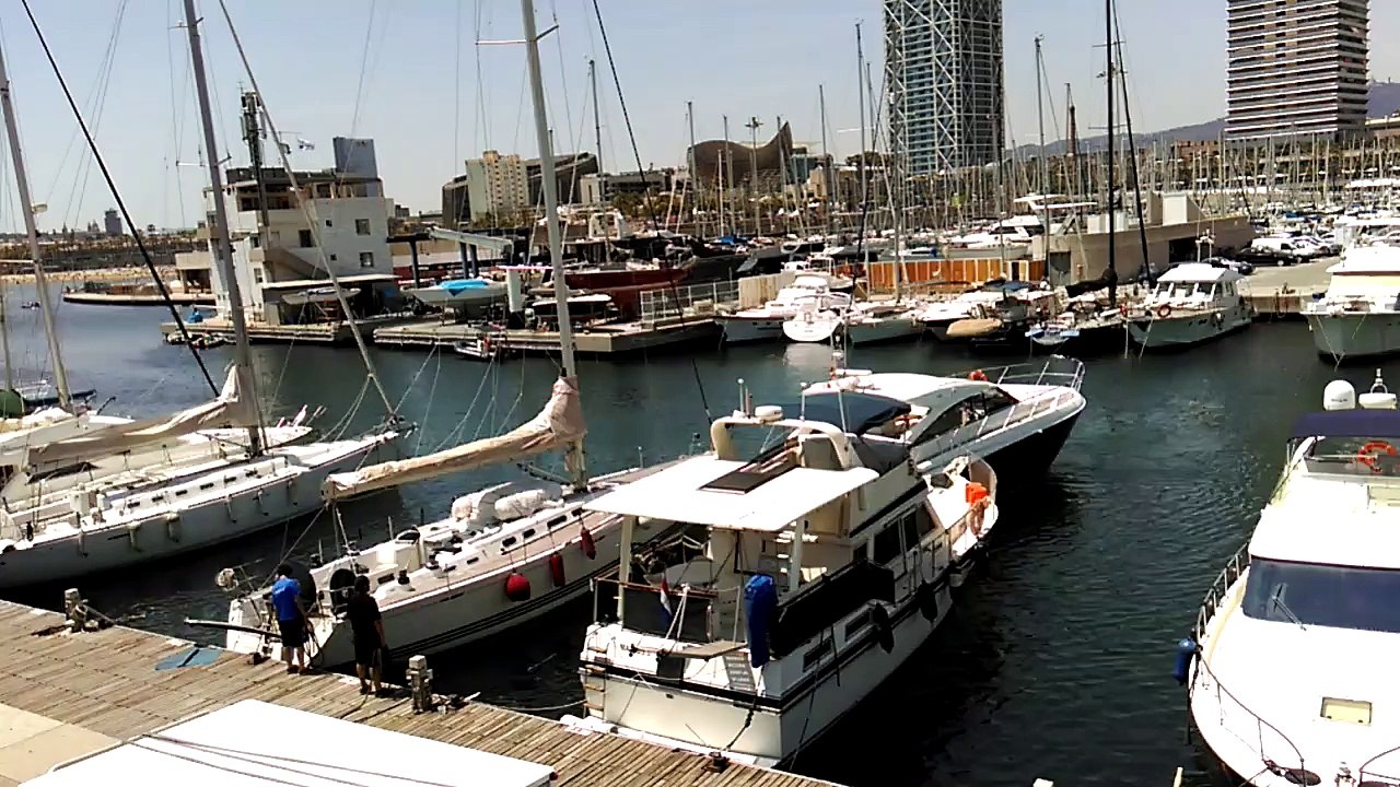 yachts in barcelona