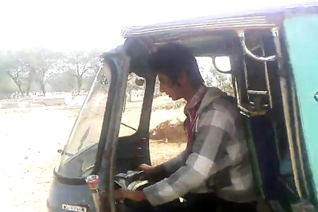 Nomeo ni auto riksha