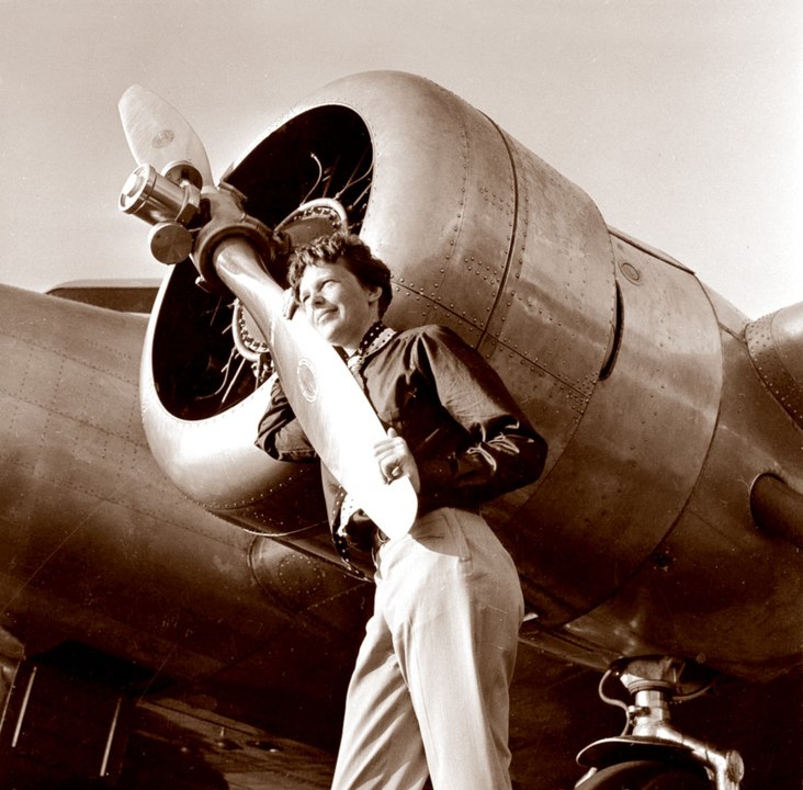 Images inédites de l’aviatrice américaine Amelia EarHart, disparue en