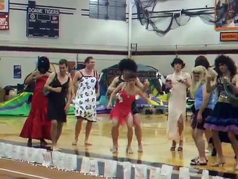 Boys in Dresses= bad dancing!!