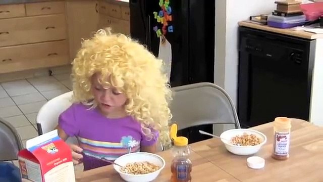 Goldilocks Cleans the Three Bears House