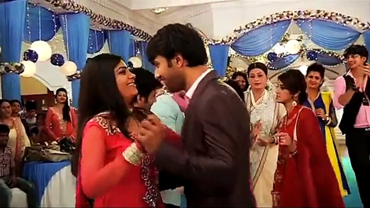 Suhani Si Ek Ladki - 10th June 2015 - Suhani Ke  Gher Ho Raha Hai Celebration
