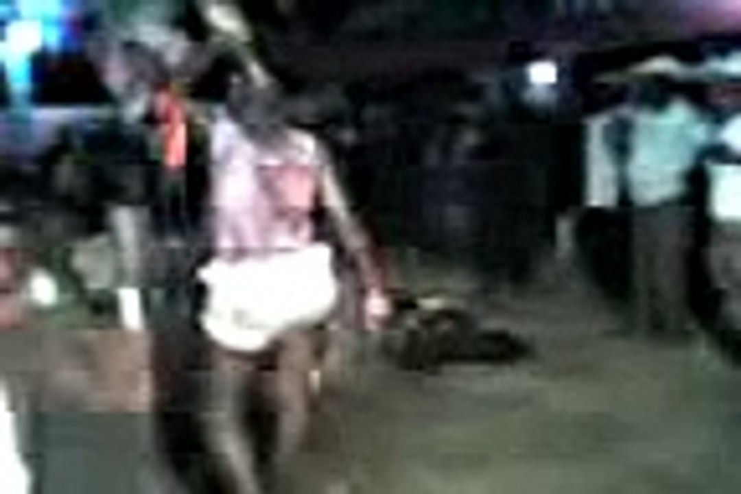 Haitian Voodoo, Mujer poseida 02