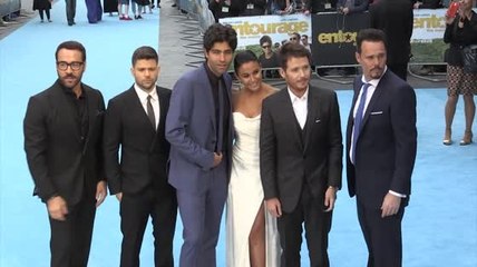 Adrian Grenier et la distribution d'Entourage à la première à Londres