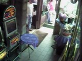 secondo video ladri in azione in pieno giorno_0001.wmv