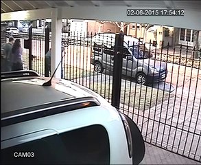 Con excelentes reflejos, zafó del robo de “motochorros” _ Buenos Aires (04_06_2015)