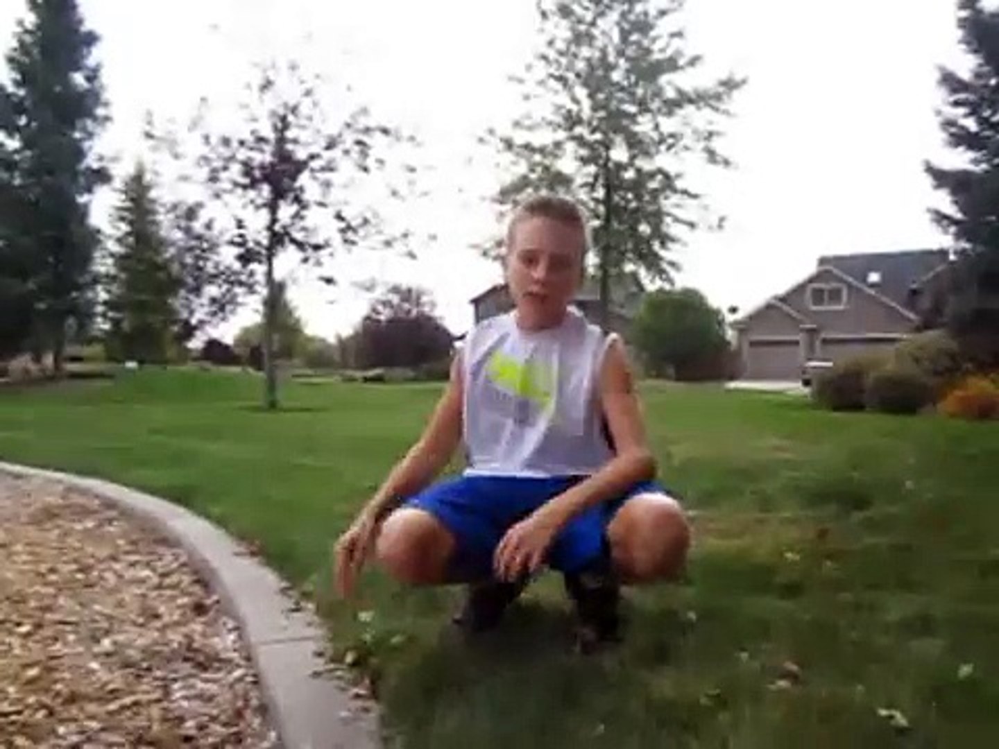 ⁣parkour tutorials: shoulder roll