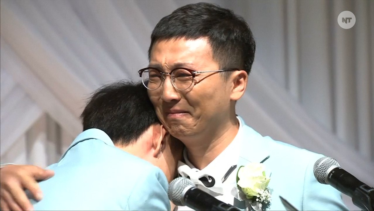 Gay Chinese Couples Flew To The U.S. So They Could Get Married