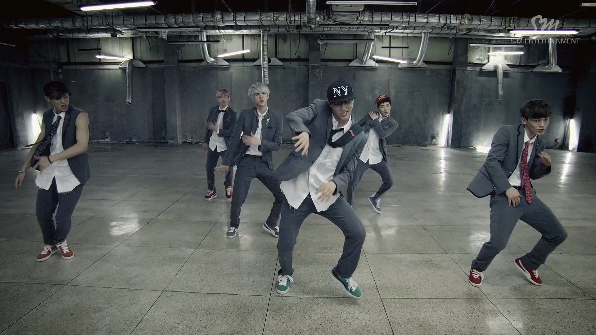 EXO - Growl (Korean Ver.) - video Dailymotion