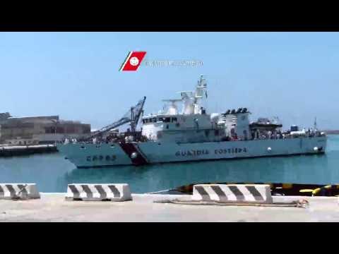 Porto Empedocle - Sbarco migranti (10.06.15)