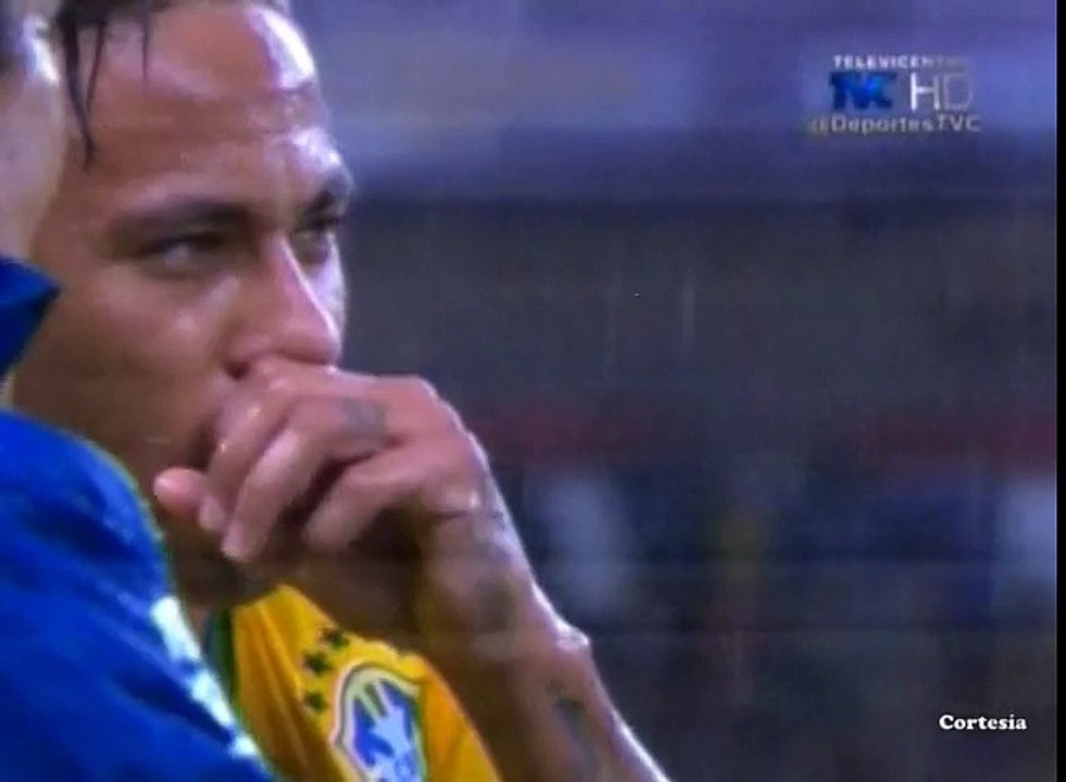 neymar having fun with Jorge Luis Pinto