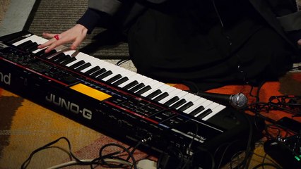 Grimes - Genesis (Live on KEXP)