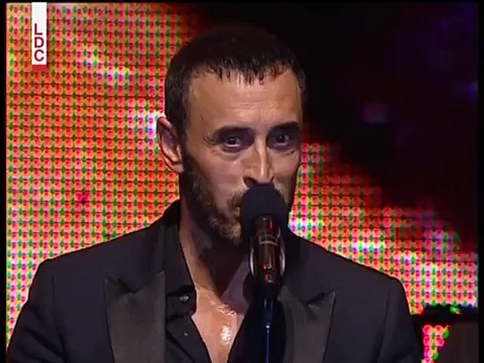 كاظم الساهر يلقي شعر في مهرجان بيبلوس وماذا ردود المعجبات علئ القيصر من بليغ الساهر