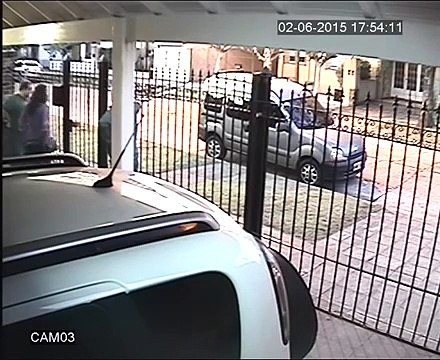 Best reaction ever in front of thieves : so smart woman