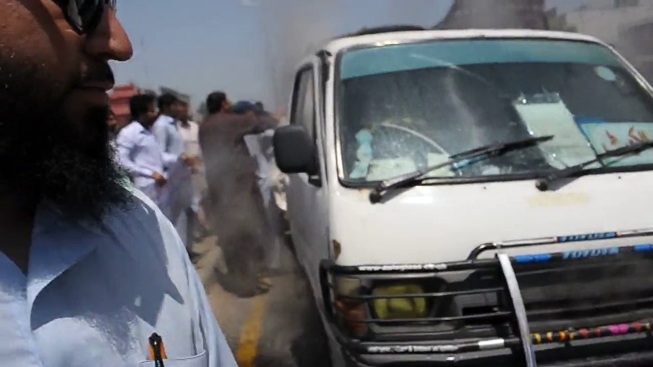 سرائے عالمگیر :مسافر وین میں شارٹ سرکٹ کے باعث آگ