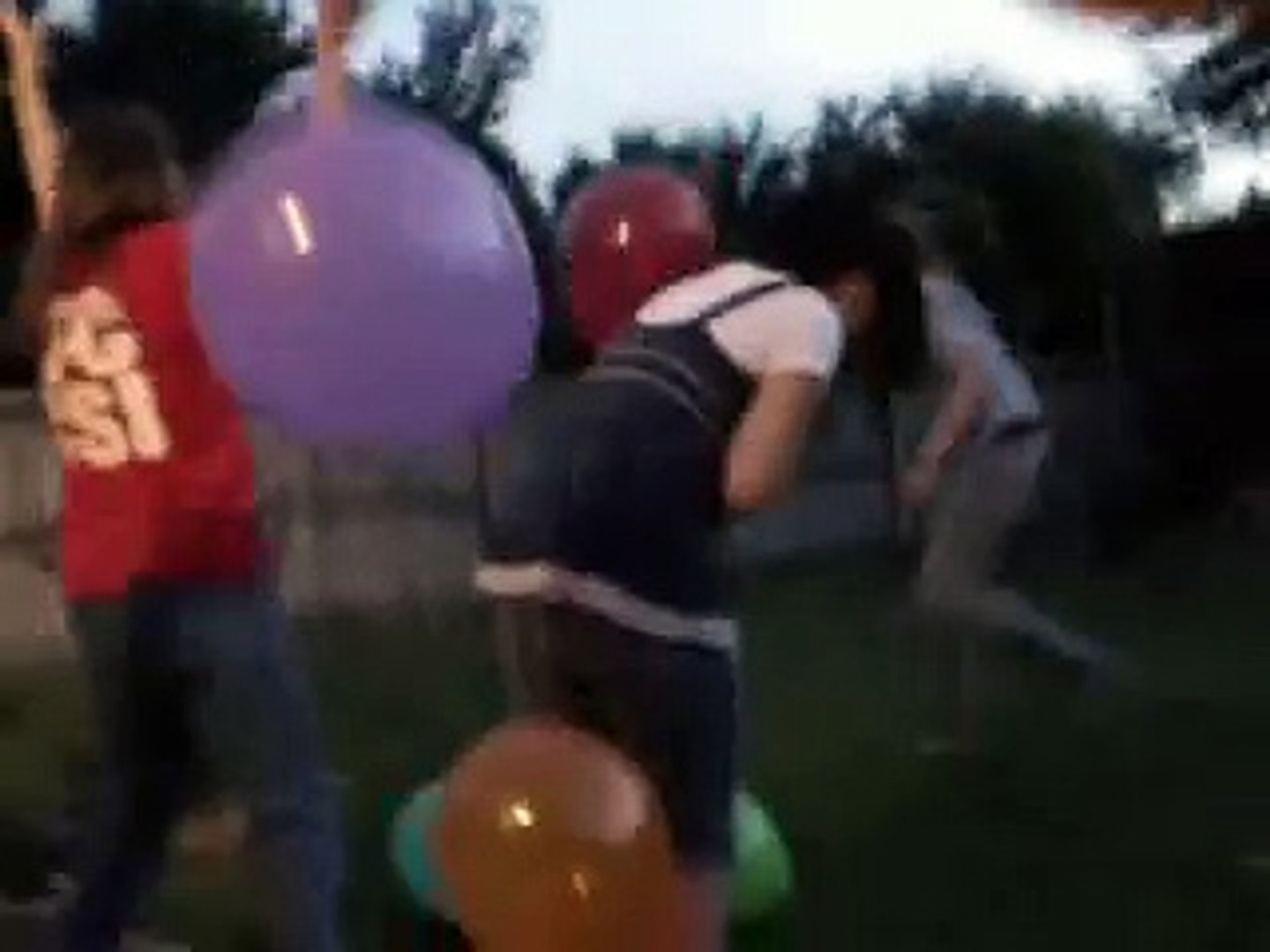 ⁣Popping Balloons