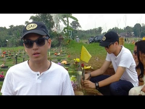 Dihari Natal Kevin Julio Nyekar Ke Makam Sang Ayah - Hot Shot 26 Desember 2014