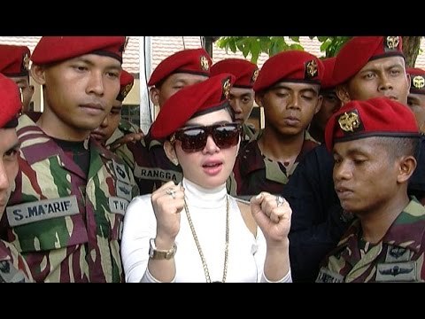 Syahrini Ajak Kopassus 'Maju Mundur Cantik' - Hot Shot 25 Oktober 2014