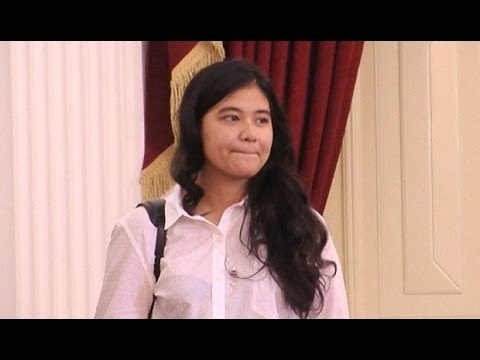 Putri Jokowi Ikut Tes CPNS - Hot Shot 24 Oktober 2014