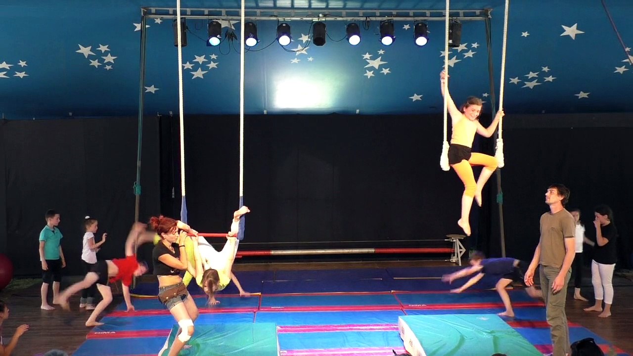 Spectacle Accro Trapèze - Festival Monte Au Banc 2015
