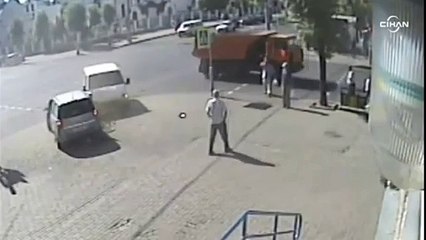 Belarus’ta araç kaldırıma girdi: 2 yaralı