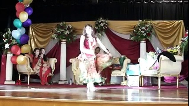 Gulabi Girl Best Dance Munni Badnam Hui
