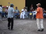 Borrachos Bailando bien sexis y luciendo sus nuevos pasos de baile