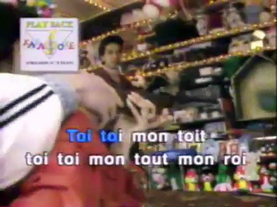 elli medeiros toi toi mon toi