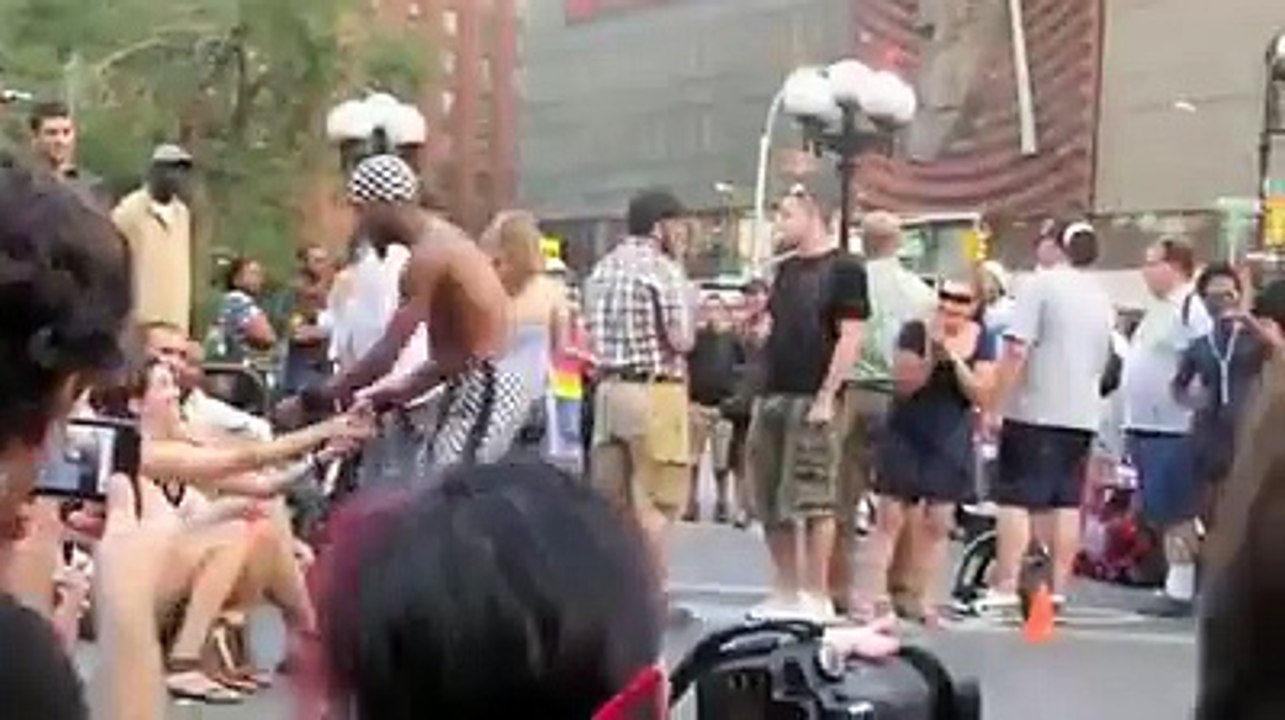 Caucho Man jamnastic wow awesome