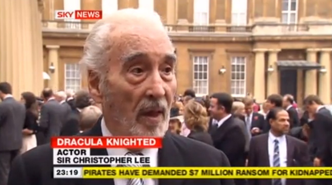 Quand Christopher Lee était anobli par le Prince Charles