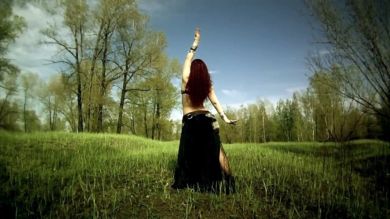 Draconette  Eluveitie {Carnutian Forest} Folk Dance