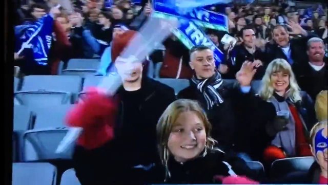 Kamerayı Görünce Kendinden Geçen Eleman