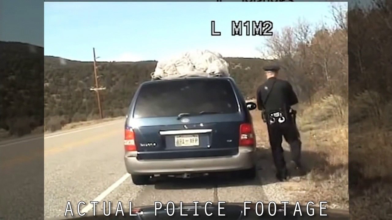 Un homme utilise des ballons d'hélium pour jeter sa drogue