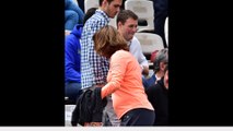 Amélie Mauresmo enceinte affiche son baby bump à Roland Garros