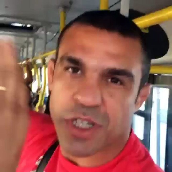Para testar transporte público, Belfort vai para a academia de ônibus no Rio de Janeiro