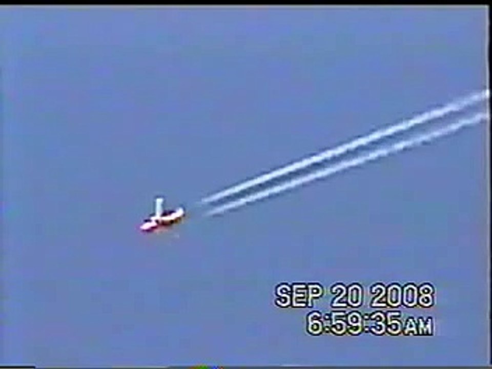 UFO ! plane i think not !! AMAZING REAL!! day time