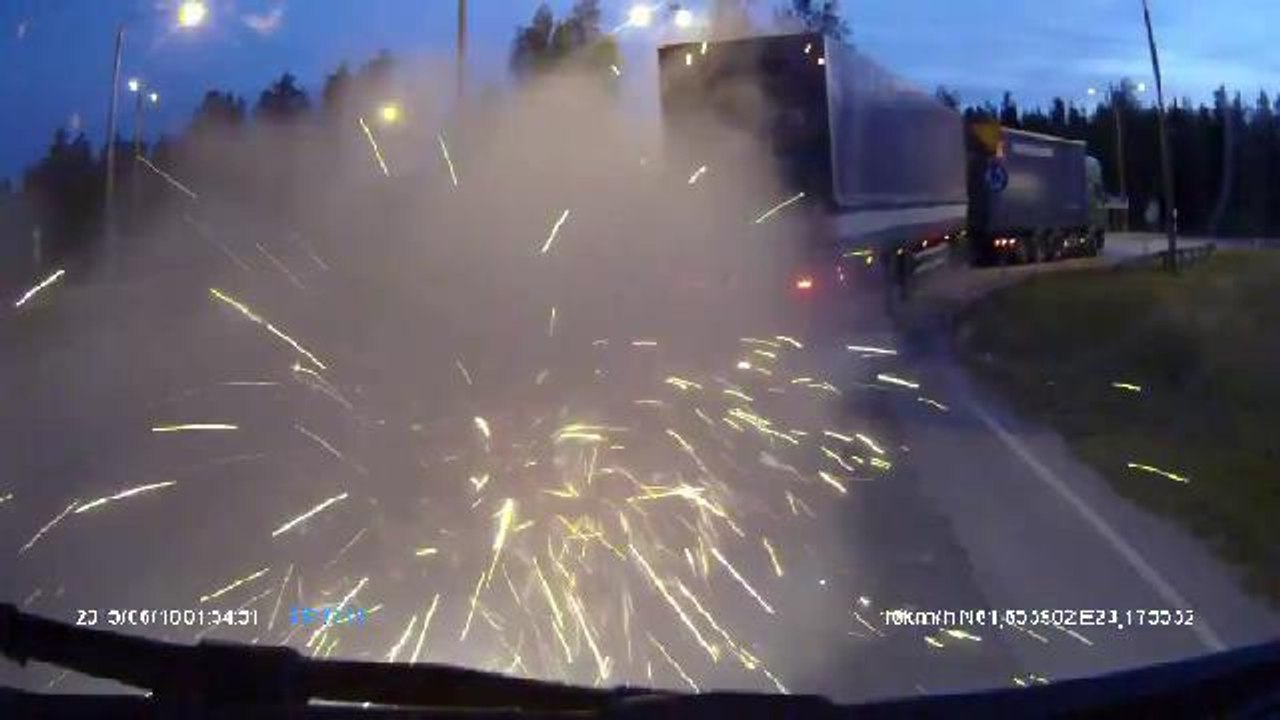 Compilation d'accident de voiture n°214 + Bonus | Best car crash | Accident Road